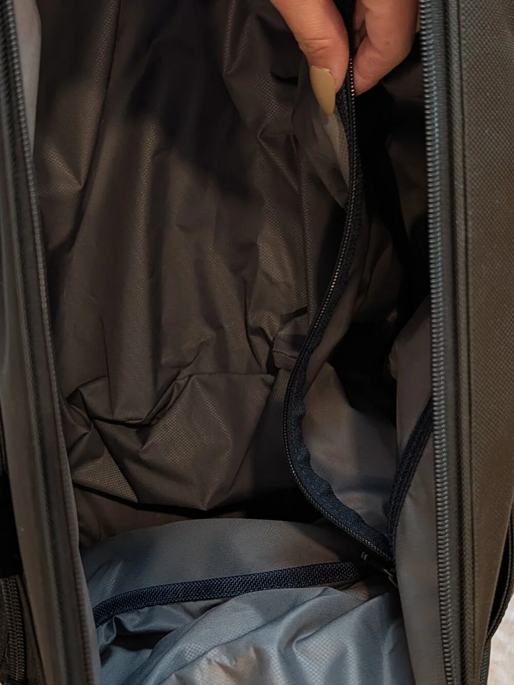 LIKE NEW Tumi Alpha Weekender Bag